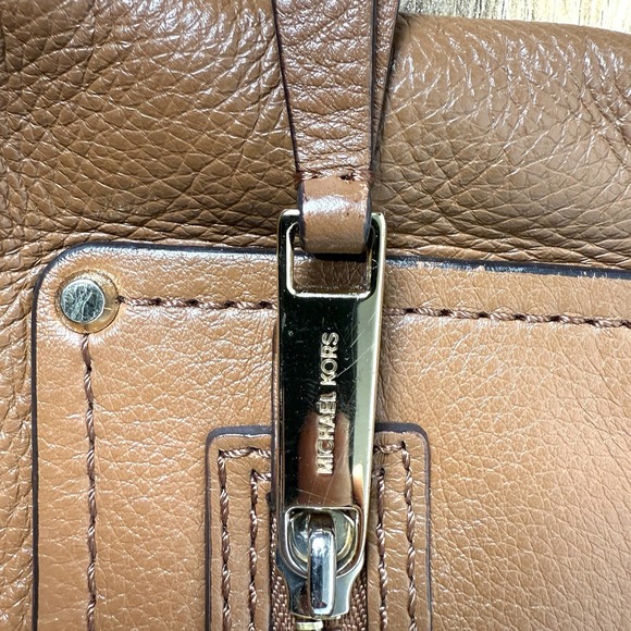 Michael Kors Crossbody Gilmore Satchel Light‎ Brown - Picture 5 of 9